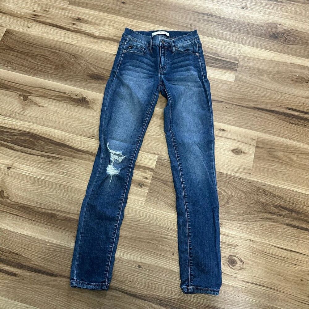 Kancan distressed normcore stretchy minimalist 1/24 jeans